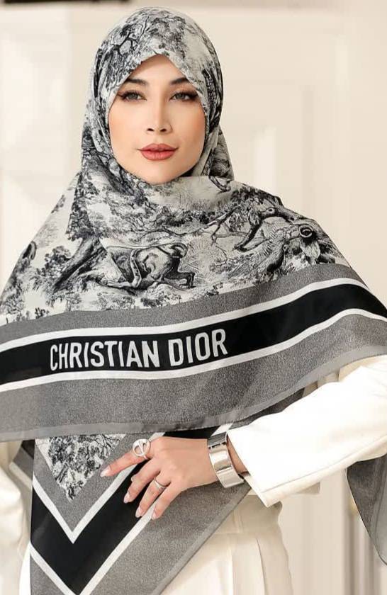 روسری زنانه طرح دار نخی و سبک