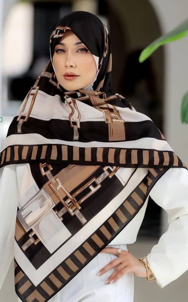 روسری زنانه طرح دار نخی و سبک