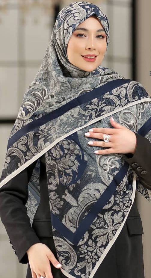 روسری زنانه طرح دار نخی و سبک