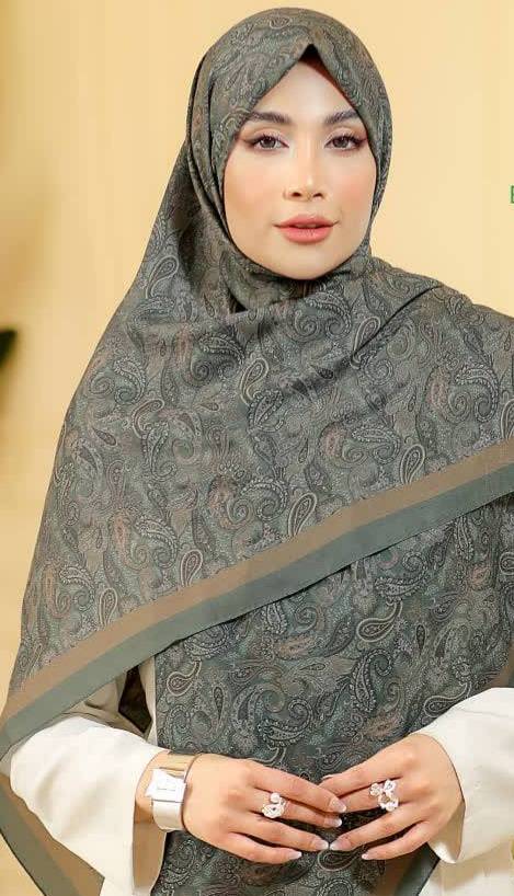 روسری زنانه طرح دار نخی و سبک